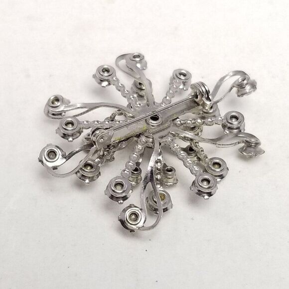 Vintage Rhinestone Snowflake Shape Brooch Silver Tone Starburst Design Lapel Pin - Picture 2 of 5